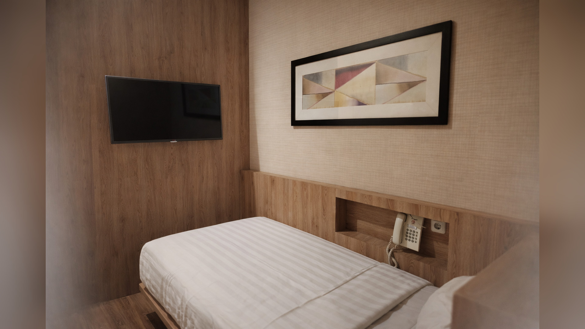 ROOM SINGLE