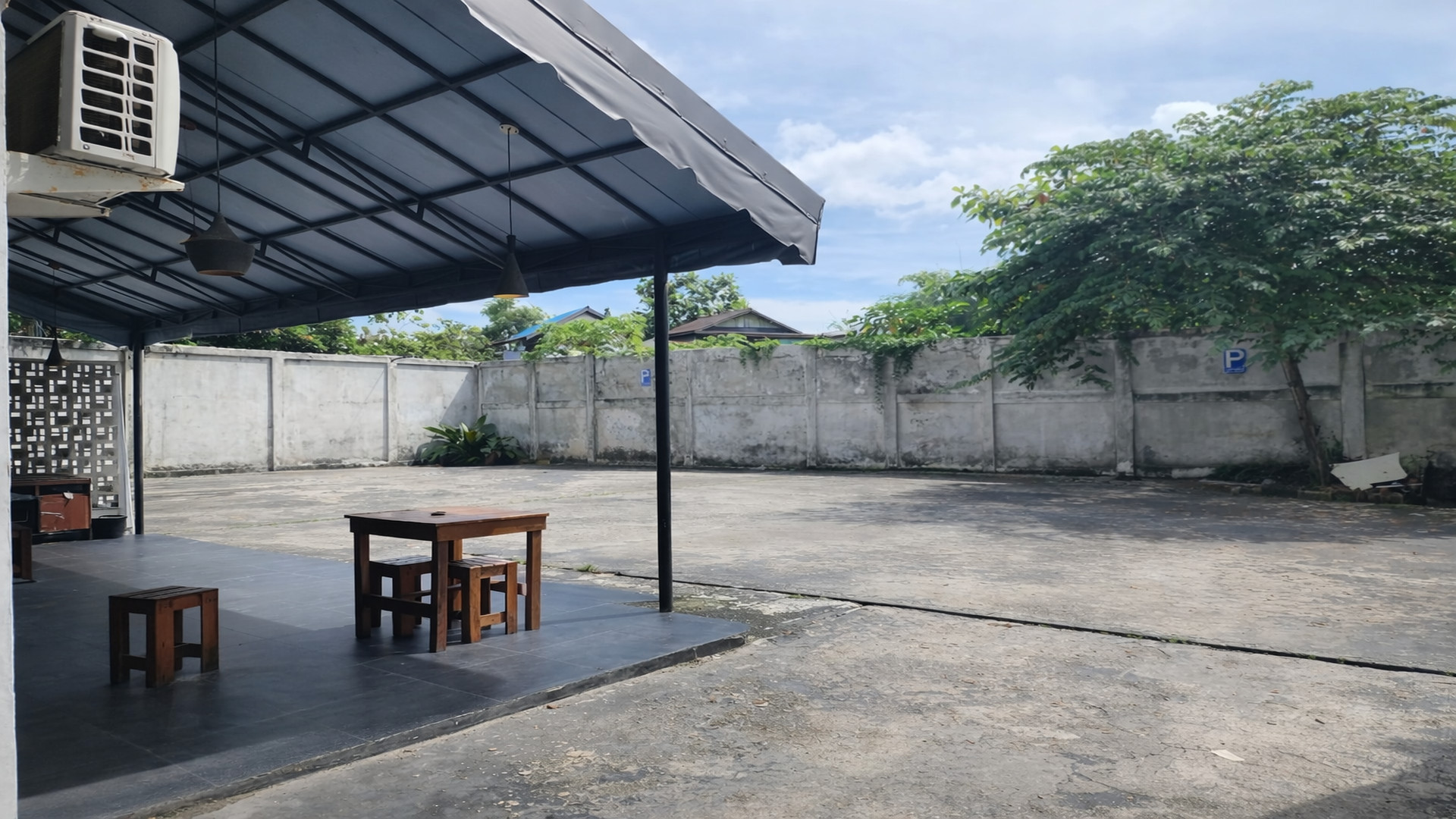 Area Parkir Luas