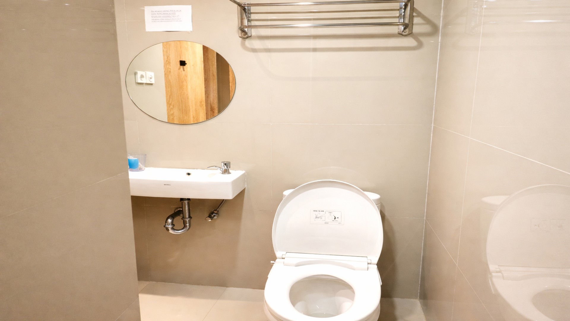 Room Standard Guest House Sudirman